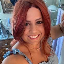 Ashleecd85's Chat & Dating Profile