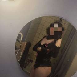 AubreyUK's Chat & Dating Profile