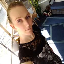 Chelsea's Chat & Dating Profile