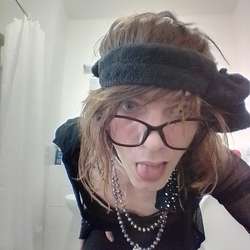 Danicdxc's Chat & Dating Profile