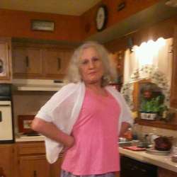 EdieLeeann's Chat & Dating Profile