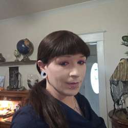 Eve23's Chat & Dating Profile