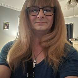EviBloom's Chat & Dating Profile