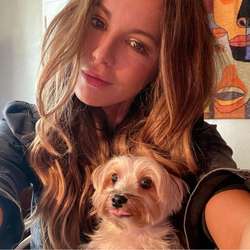 Katebeckisale's Chat & Dating Profile