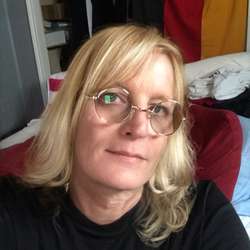 Kelly2112's Chat & Dating Profile
