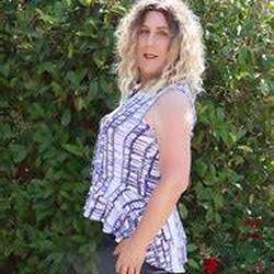 LLacey's Chat & Dating Profile