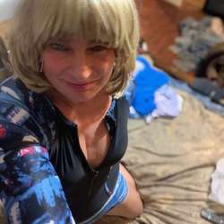 Lanea's Chat & Dating Profile