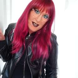 Leahtvbabe's Chat & Dating Profile