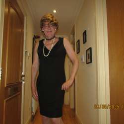 Lindaderry's Chat & Dating Profile