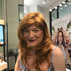 Marcie's Chat & Dating Profile