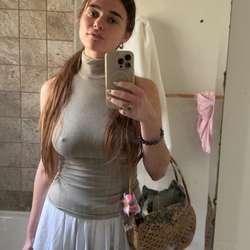 Meganguthrie's Chat & Dating Profile