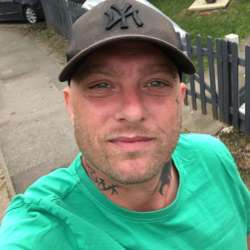 Mrb1987's Chat & Dating Profile