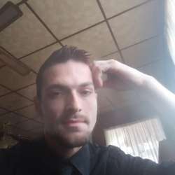 Pmfh32's Chat & Dating Profile