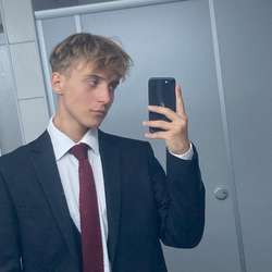 Ratsel's Chat & Dating Profile