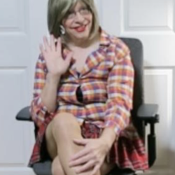 Sararedplumplips's Chat & Dating Profile