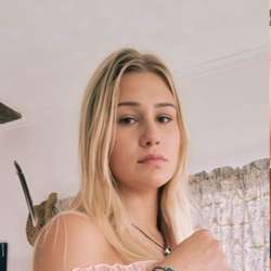 Shillahills's Chat & Dating Profile