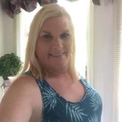 Trish27's Chat & Dating Profile