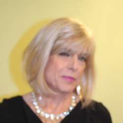 VeronicaLovesit's Chat & Dating Profile