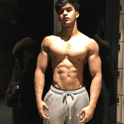 Zyanmalik's Chat & Dating Profile