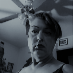 kim222's Chat & Dating Profile