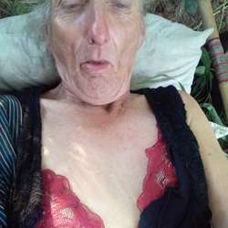 lolypoplizzie's Chat & Dating Profile