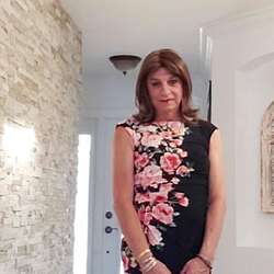 luciannav25's Chat & Dating Profile