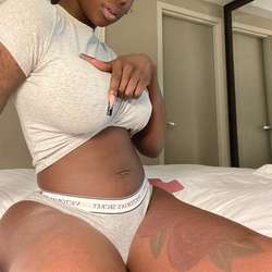 sexybadddiebri's Chat & Dating Profile