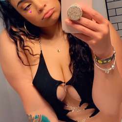 slaina's Chat & Dating Profile