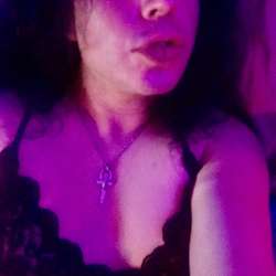 vatilobos's Chat & Dating Profile