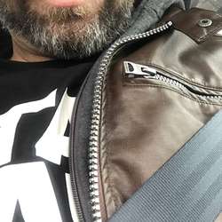 waitwhat77's Chat & Dating Profile